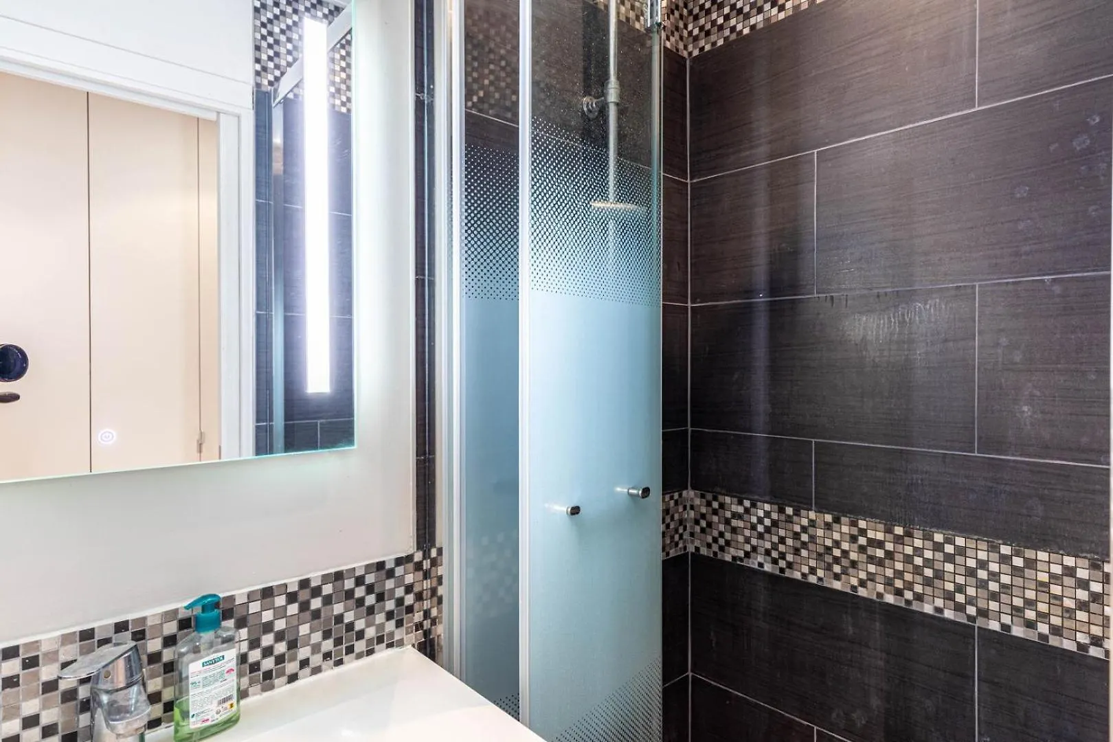شقة Guestready - Tranquil Hideaway In The Vibrant 15Th باريس 0*,
